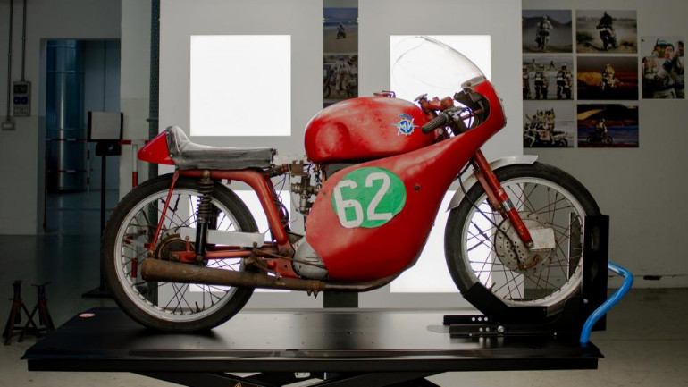 Η MV Agusta αγόρασε μια πολύ σπάνια CSS 175 του 1950